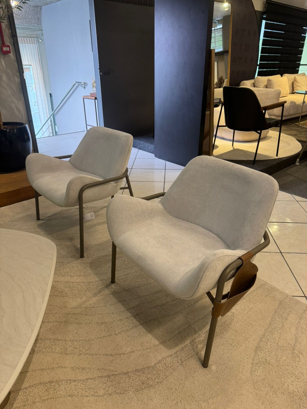 Poltrona Joa – ambientada, vista frontal