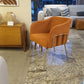 Poltrona Ménerbes – ambientada, vista lateral