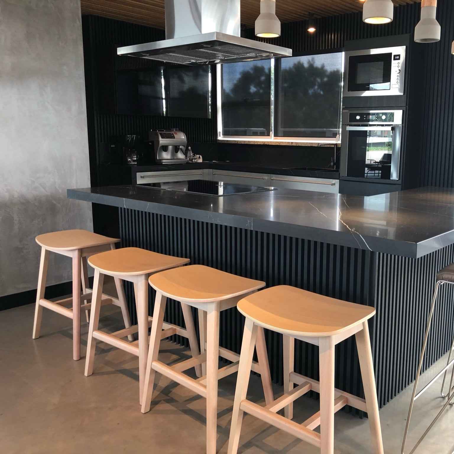 Banqueta Zilá Madeira