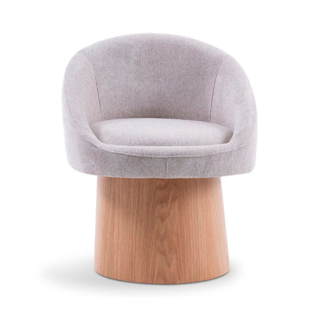 Cadeira Poltrona Lizi Estofada Fixa