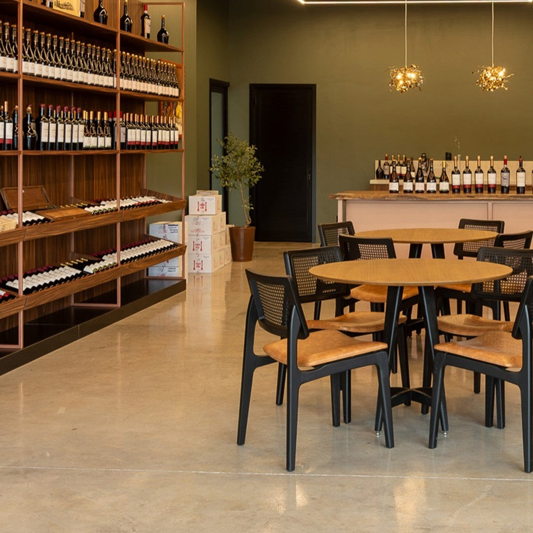 Cadeira com palha, cadeira alto padrão, cadeira com base de madeira, cadeira alto luxo, cadeira design brasileiro