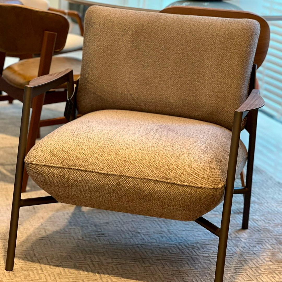 Poltrona Alamo - Attua Design Moveis de Alto Padrão