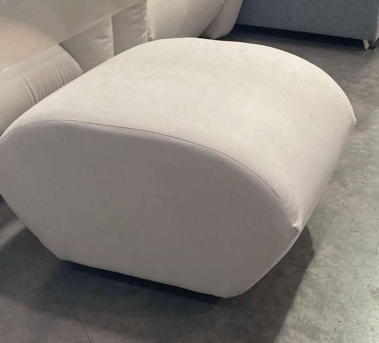 Poltrona Bless Com Puff - Attua Design Moveis de Alto Padrão