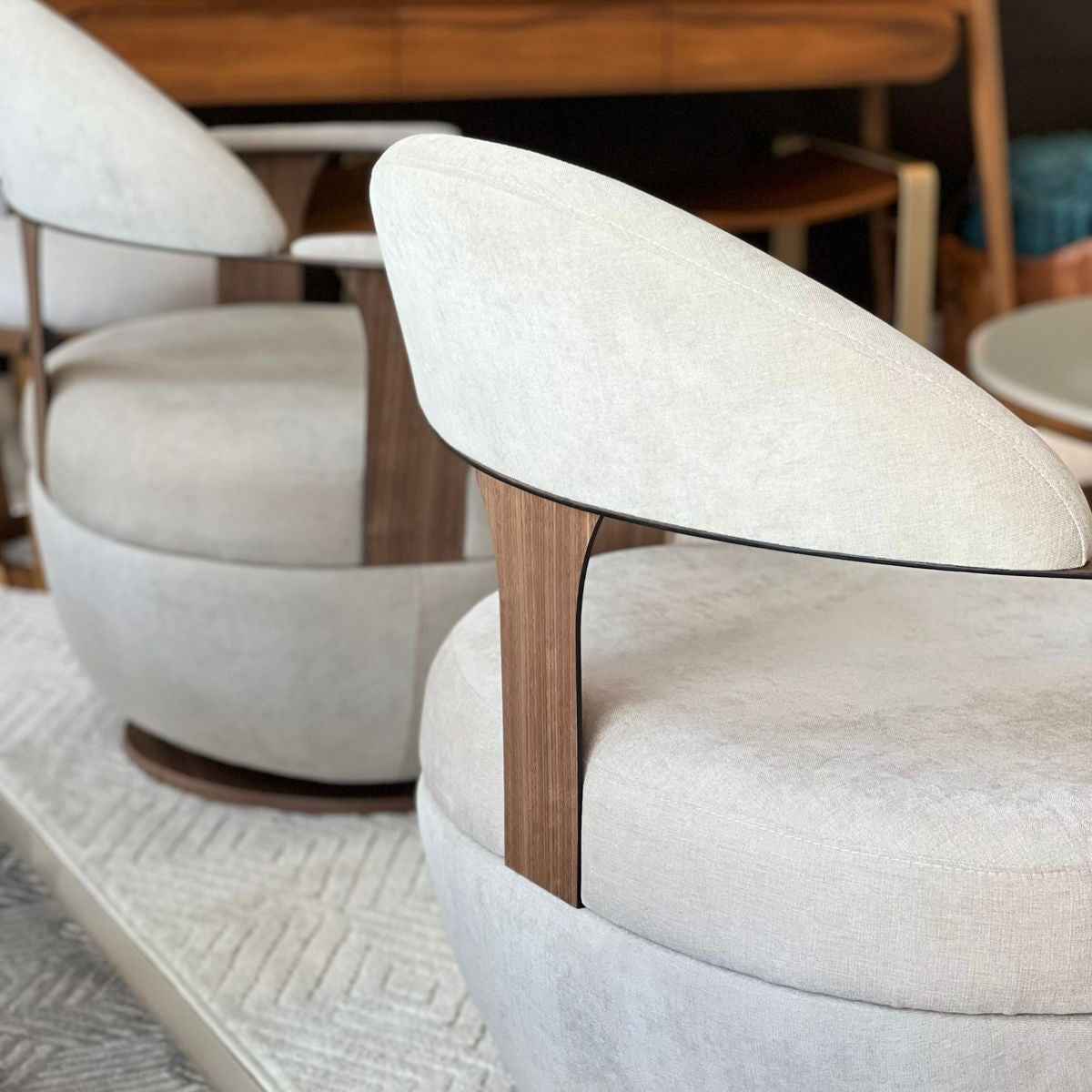 Poltrona Sollar Giratória - Attua Design Moveis de Alto Padrão