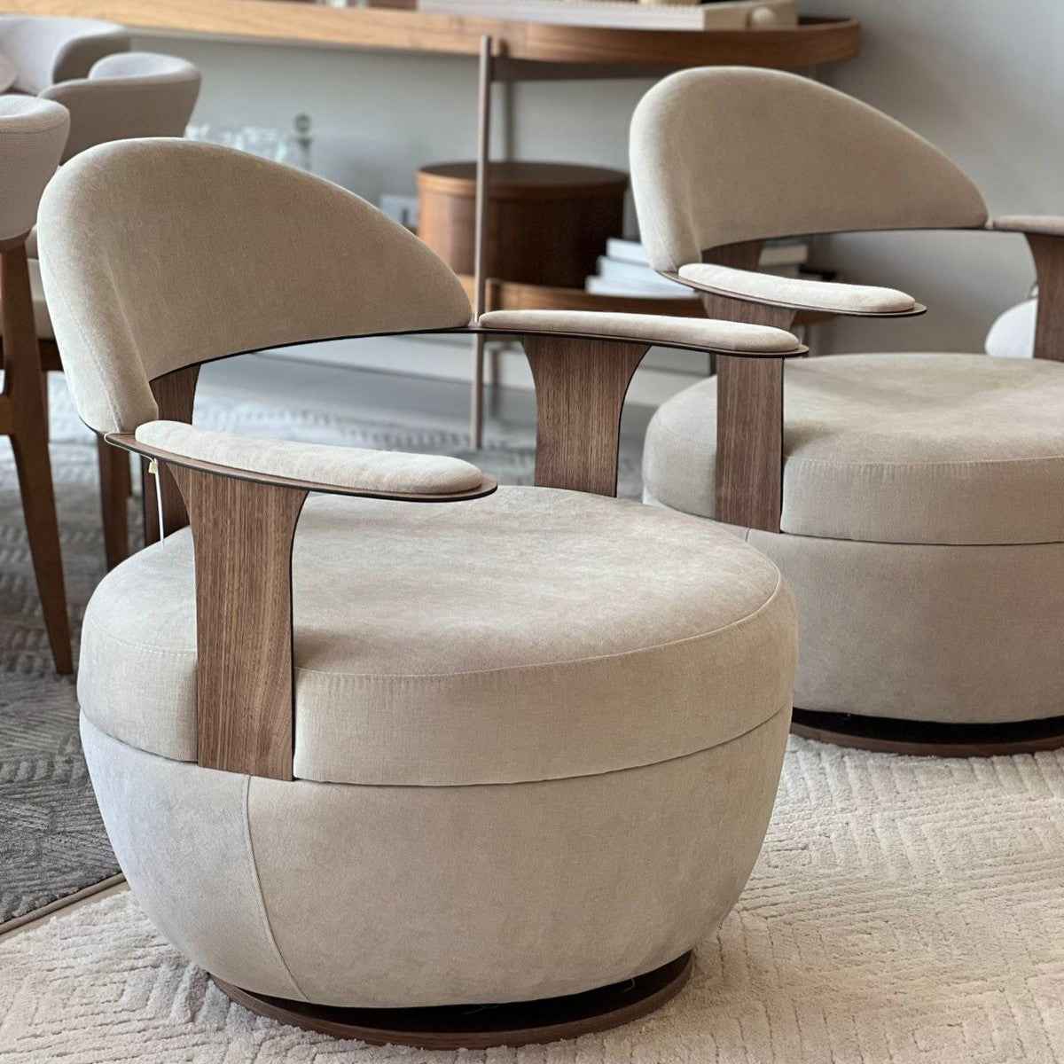 Poltrona Sollar Giratória - Attua Design Moveis de Alto Padrão