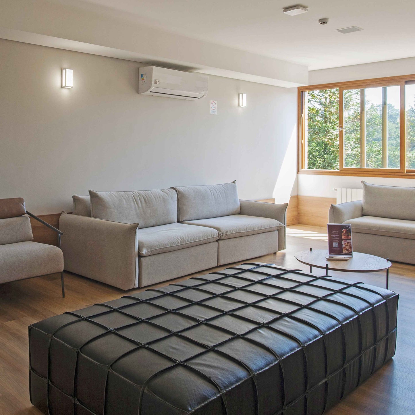 Sofá Retrátil Aura