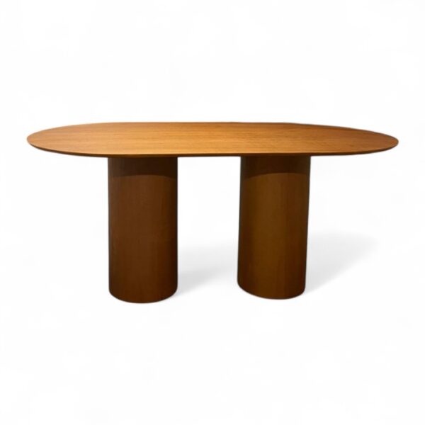 Mesa de Jantar Orgânica Loop, mesa de jantar orgânica em madeira, mesa com base diferenciada, mesa de jantar de design orgânico, mesa moderna para sala de jantar, mesa orgânica com curvas elegantes, mesa de jantar com estilo contemporâneo, mesa de jantar para decoração sofisticada, mesa orgânica para espaços modernos, mesa de madeira com design inovador, mesa de jantar com acabamento premium, mesa de alto padrão para sala de jantar, mesa de madeira laminada com design orgânico, mesa orgânica para ambientes luxuosos, mesa com curvas modernas para jantar, mesa de jantar com formato orgânico exclusivo, mesa para salas de jantar elegantes e modernas, mesa orgânica para compor decorações refinadas, mesa de jantar Loop para espaços sofisticados, mesa de jantar oblonga, mesa oblonga 6 lugares