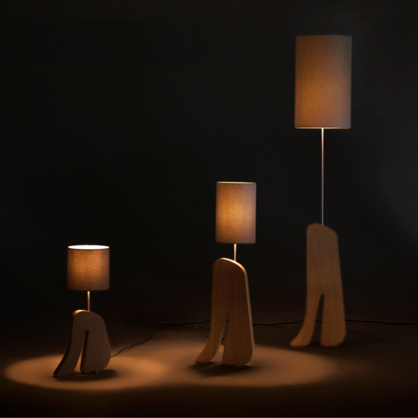 abajur Antropus Médio, abajur para sala de estar Antropus, abajur para quarto Antropus, abajur para escritório Antropus, abajur para sala de leitura Antropus, abajur para recepção Antropus, abajur decorativo Antropus, abajur moderno Antropus, abajur de design exclusivo Antropus, abajur para mesa lateral Antropus, abajur para cabeceira Antropus, abajur para ambientes sofisticados Antropus, abajur compacto Antropus, abajur funcional Antropus, abajur elegante Antropus