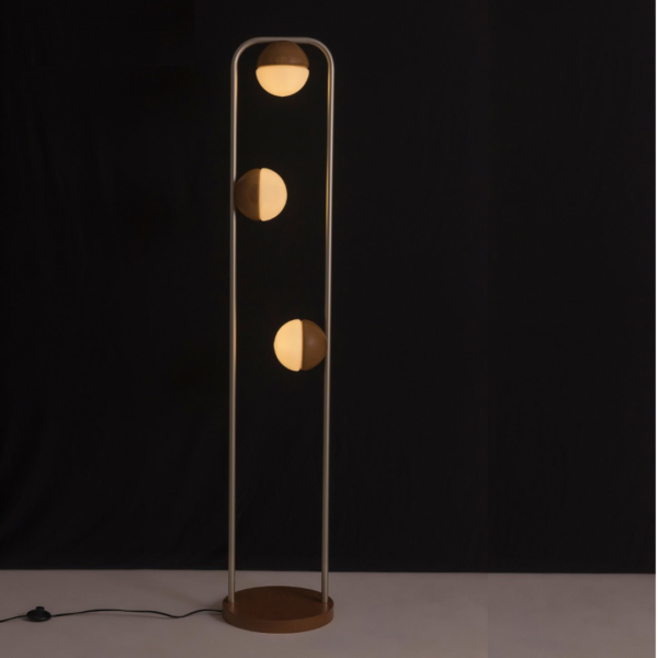 Luminária de Piso Sintonia, Sala de estar, quarto, escritório, recepção, sala de espera, biblioteca, cantos de leitura, home theaters, corredores, hall de entrada, luminária de piso moderna, luminária de chão para sala de estar, luminária de piso com design exclusivo, luminária de chão para quarto, luminária de piso com regulagem de altura, luminária de chão com iluminação direta e indireta, luminária de piso para leitura, luminária de chão LED, luminária de piso decorativa para sala, melhores luminárias de piso para home office