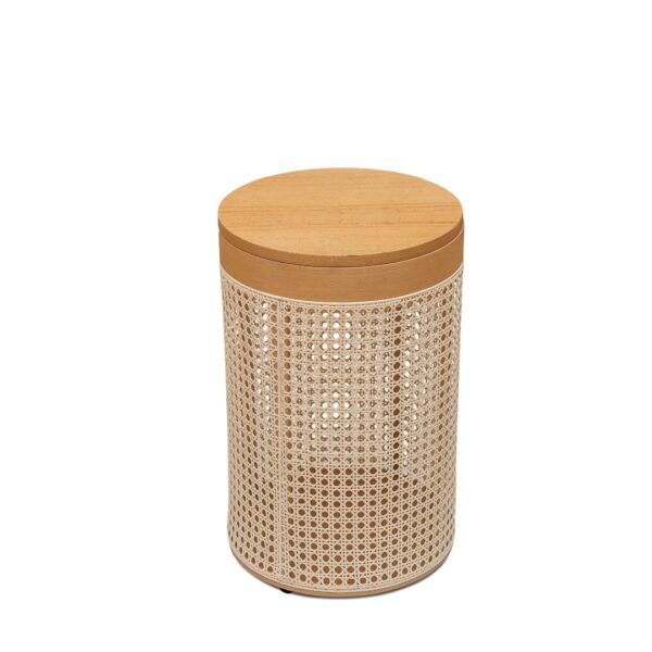 Mesa Lateral Cesto Palha 32cm, Mesa Lateral Cesto Decorativo Palha, mesa lateral com tampa de madeira, cesto decorativo, mesa lateral funcional, mesa de apoio, mesa lateral para sala de estar, mesa lateral rústica, mesa lateral com armazenamento, cesto de palha com tampa, mesa decorativa, mesa lateral versátil