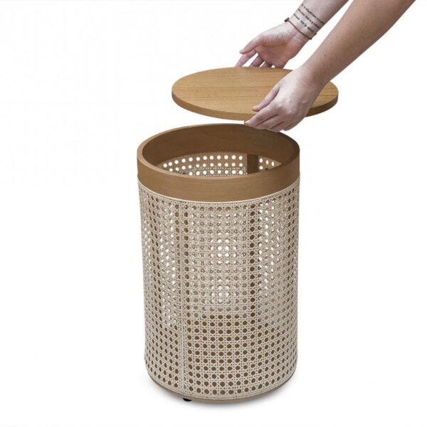 Mesa Lateral Cesto Palha 32cm, Mesa Lateral Cesto Decorativo Palha, mesa lateral com tampa de madeira, cesto decorativo, mesa lateral funcional, mesa de apoio, mesa lateral para sala de estar, mesa lateral rústica, mesa lateral com armazenamento, cesto de palha com tampa, mesa decorativa, mesa lateral versátil