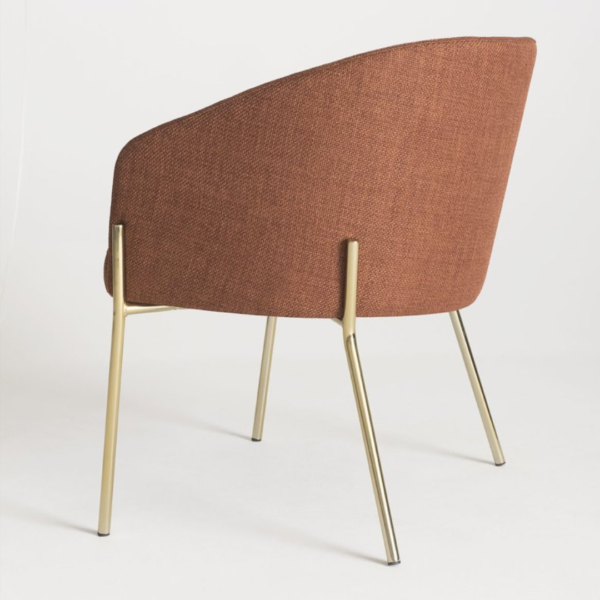 Poltrona Aurora Metal, poltrona estofada, poltrona moderna, poltrona confortável, poltrona sofisticada, poltrona para sala de estar, poltrona para escritório, poltrona para recepção, poltrona design assinado, poltrona com base de metal, poltrona elegante, poltrona contemporânea, poltrona de alto padrão, poltrona premium
