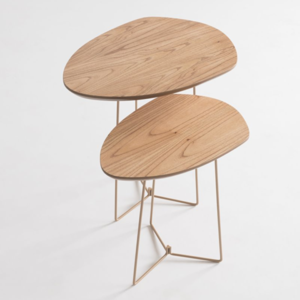 Mesa de Lateral Olive Orgânico Metal, design orgânico, base em metal, tampo de madeira, mesa lateral moderna, mesa de apoio sofisticada, decoração contemporânea, mobiliário de alto padrão, mesa lateral para sala de estar