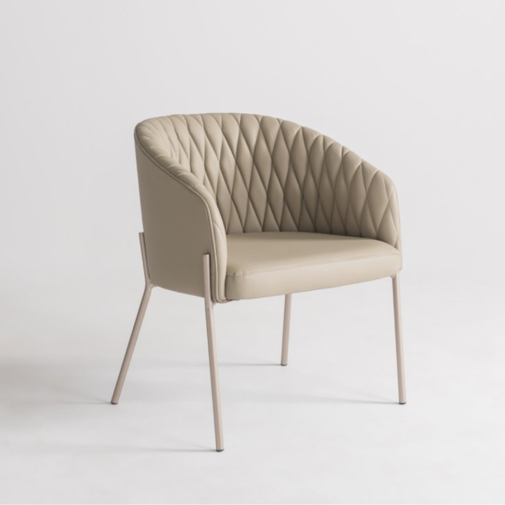 Poltrona Aurora Metal, poltrona estofada, poltrona moderna, poltrona confortável, poltrona sofisticada, poltrona para sala de estar, poltrona para escritório, poltrona para recepção, poltrona design assinado, poltrona com base de metal, poltrona elegante, poltrona contemporânea, poltrona de alto padrão, poltrona premium