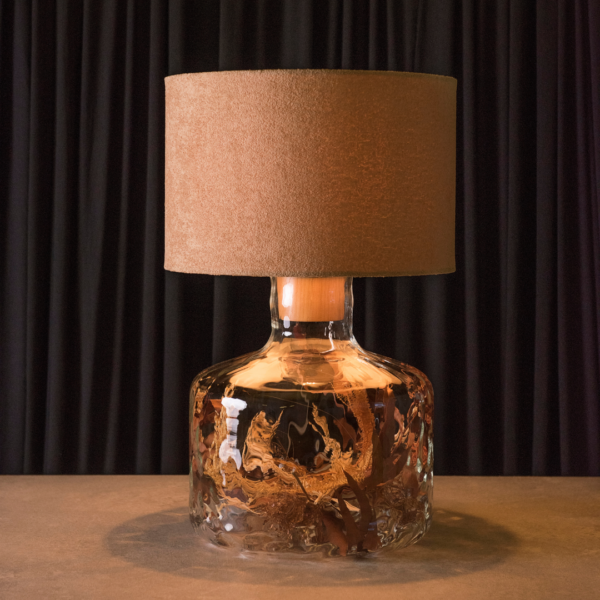 Abajur de Mesa Garrafão Cilindro Grande, abajur de vidro, abajur design, luminária de mesa, iluminação decorativa, luz aconchegante, abajur sofisticado, iluminação para sala, iluminação para quarto, abajur para escritório, abajur cabeceira, luz de leitura, abajur artesanal, iluminação elegante
