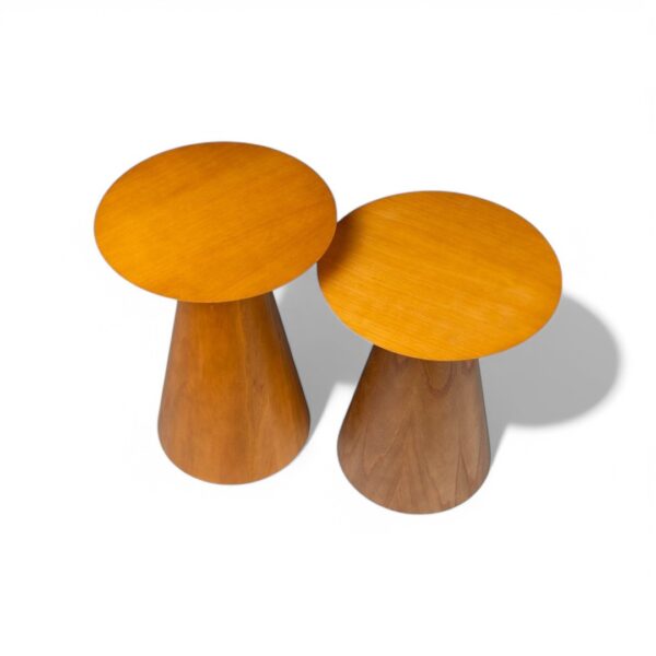 Mesa Lateral Cone Laminada, mesa lateral de sofá, mesa lateral para sala de estar, criado mudo moderno, criado mudo design contemporâneo, mesa lateral para recepção, mesa de apoio alto padrão, mesa lateral elegante, mesa lateral sofisticada, mesa para ambientes comerciais, mesa lateral compacta.
