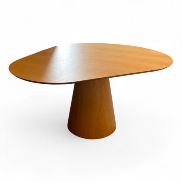 Mesa de Jantar Orgânica Petit, mesa orgânica redonda, mesa base oval, mesa para 5 pessoas, mesa para 6 pessoas, mesa para apartamento pequeno, mesa de jantar alto padrão, mesa laminada em madeira, mesa design autoral, mesa orgânica pequena, mesa redonda luxo, mesa moderna para jantar, mesa para sala compacta, mesa contemporânea orgânica