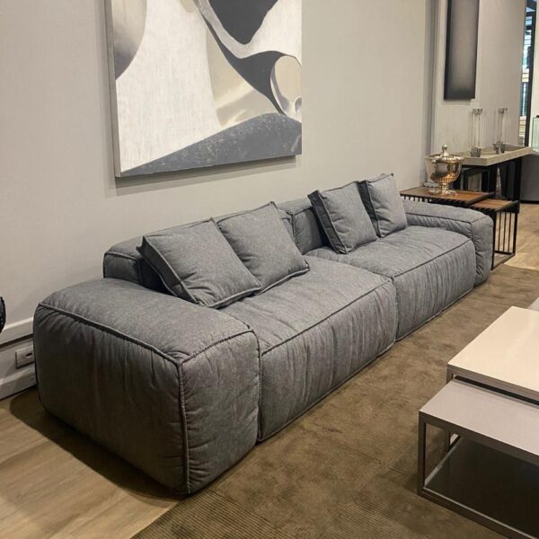 Sofá Fixo Moderno Famy, sofá para apartamento pequeno, sofá para sala pequena, sofá para sala grande, sofá fixo moderno, sofá design contemporâneo, sofá de 2 lugares, sofá de 3 lugares, sofá confortável, sofá alto padrão, sofá com estrutura resistente, sofá com acabamento refinado, sofá para espaços compactos, sofá para ambientes amplos